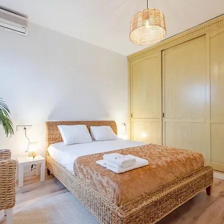 Apartment Charming 4-bedroom In Malaga's Historic Center