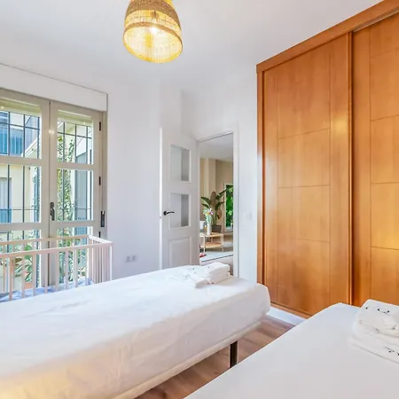 Charming 4-bedroom In Malaga's Historic Center Apartment